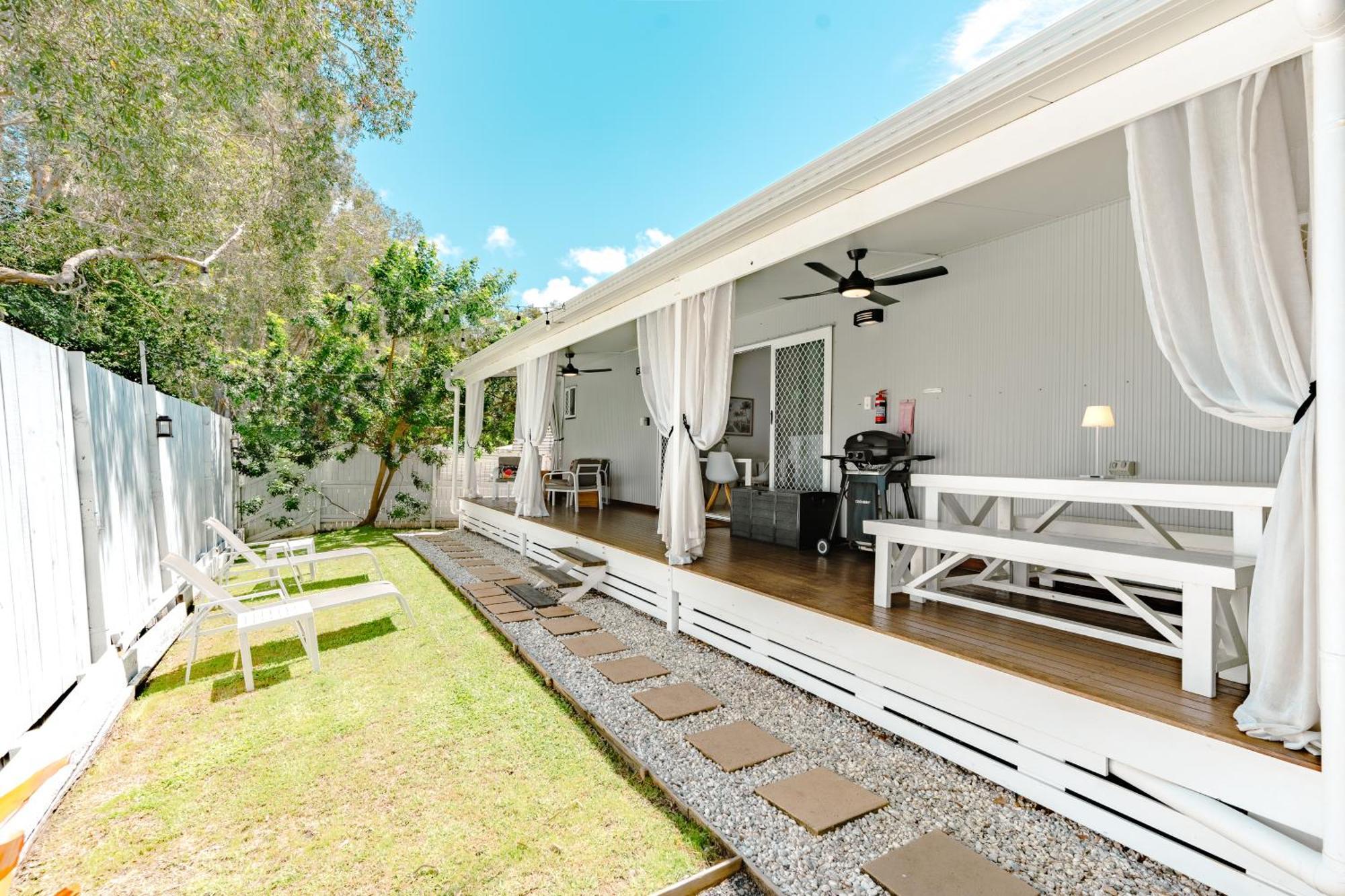 Private Outdoor Spa, Fire Pit, Cinema Room - The Cottage Coolum Beach Exteriér fotografie