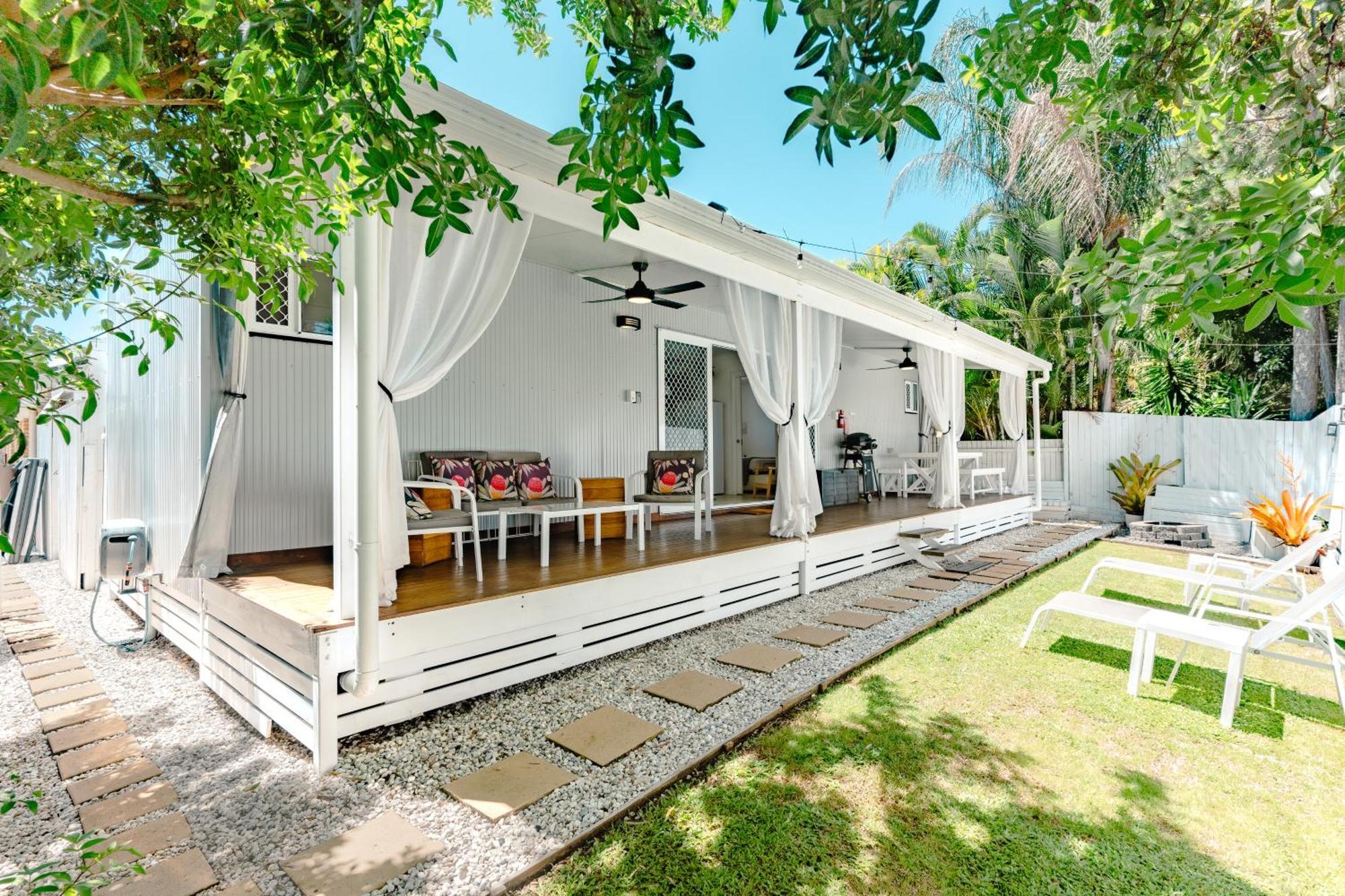 Private Outdoor Spa, Fire Pit, Cinema Room - The Cottage Coolum Beach Exteriér fotografie